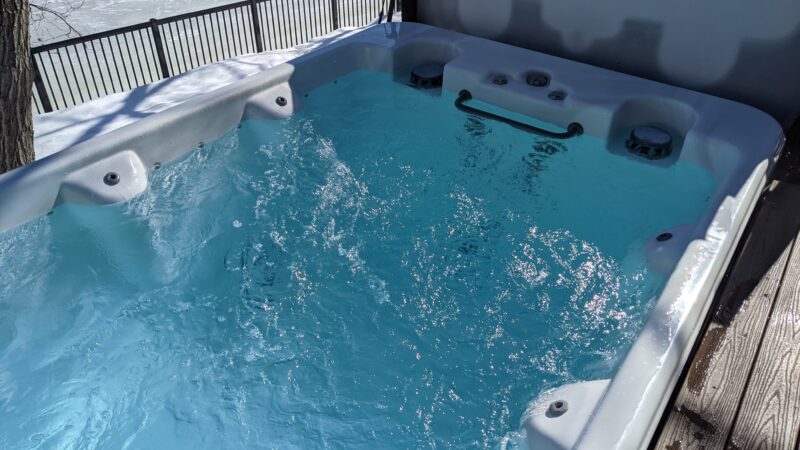 White,Swim,Spa,Hot,Tub,With,Jets,On